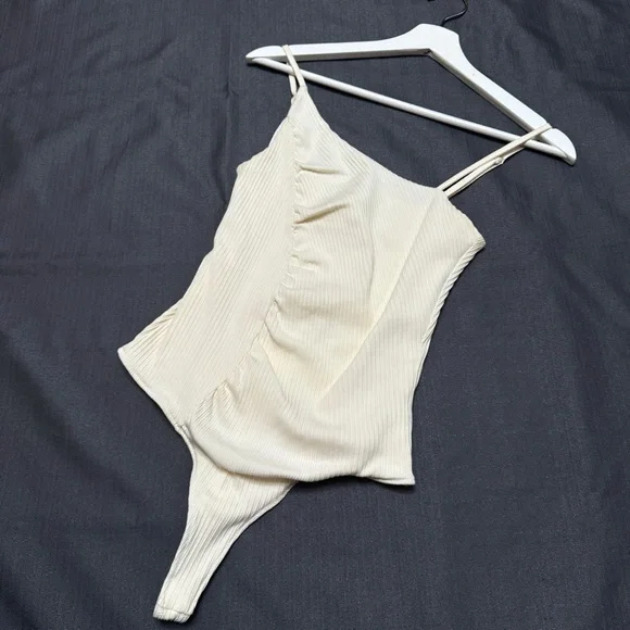 Lovers + Friends One Piece Swim Suit Cream Ribbed Scrunch - Picture 1 of 6